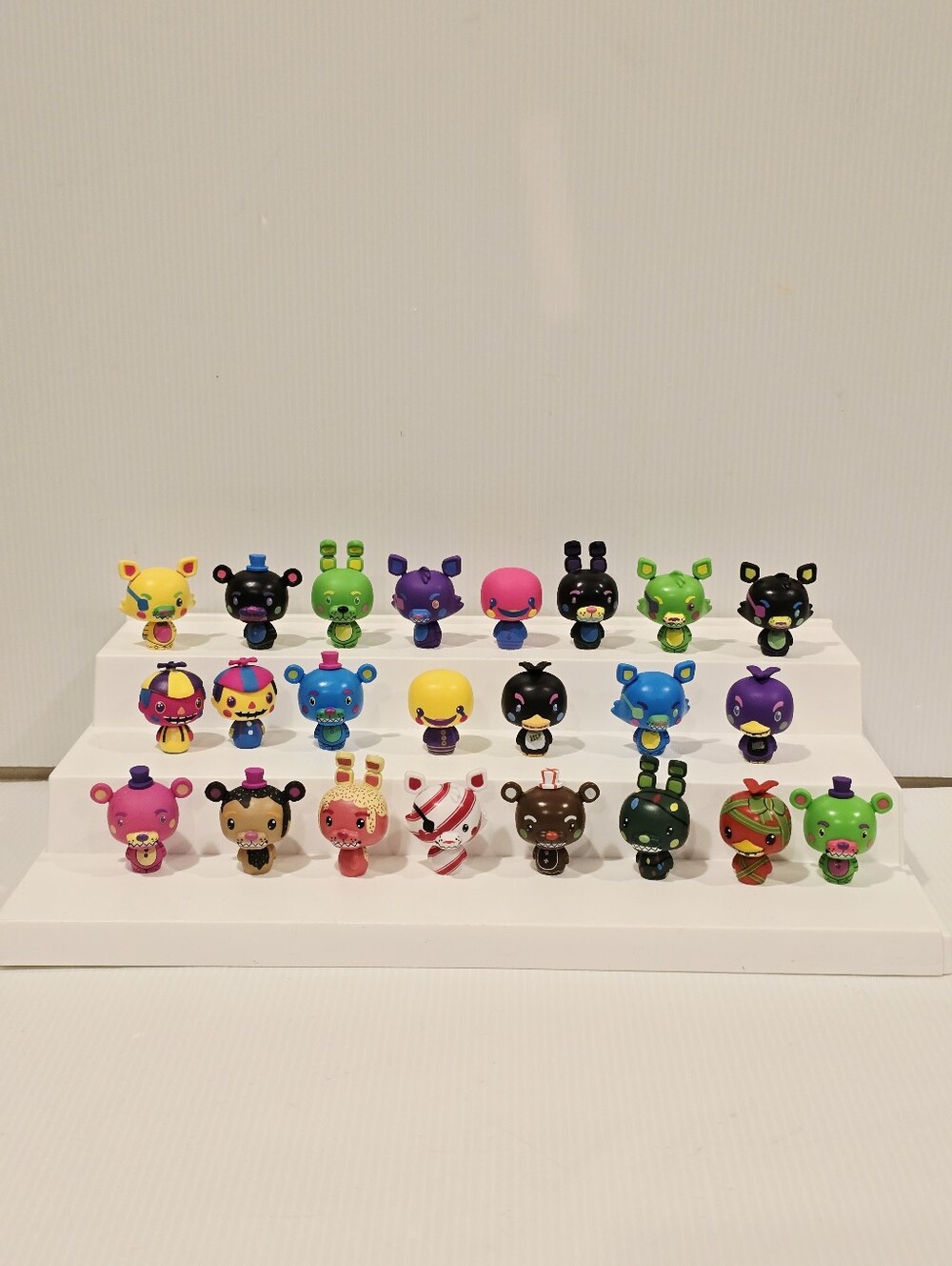 Five Nights at Freddy's Pint Size Heroes Mini Figure Set